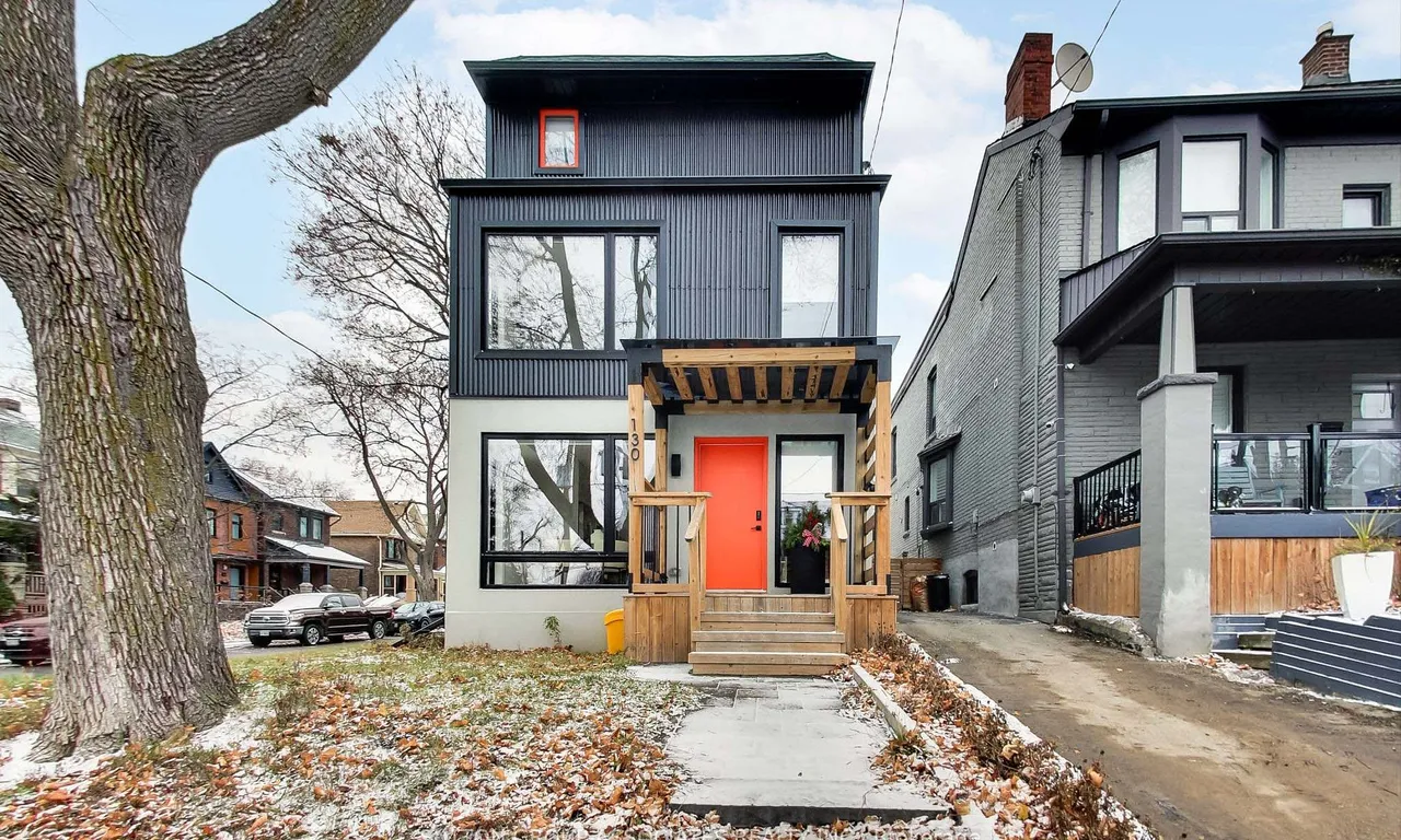 130 Benson Ave, Toronto, ON M6G 2J1