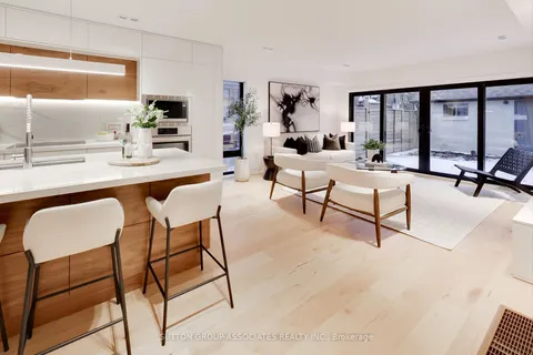 130 Benson Ave, Toronto, ON M6G 2J1