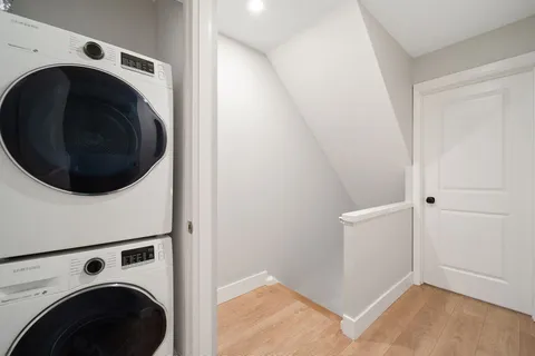 247 Ontario St, Toronto, ON M5A 2V6