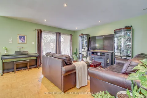 610 Vaughan Rd, Toronto, ON M6C 2R5