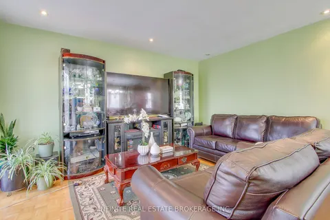 610 Vaughan Rd, Toronto, ON M6C 2R5