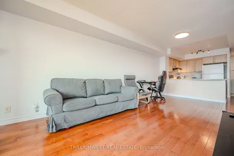 17 Barberry Pl, Toronto, ON M2K 3E2