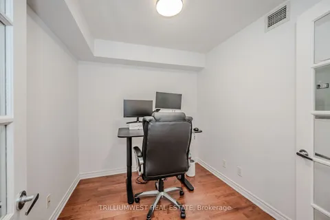 17 Barberry Pl, Toronto, ON M2K 3E2