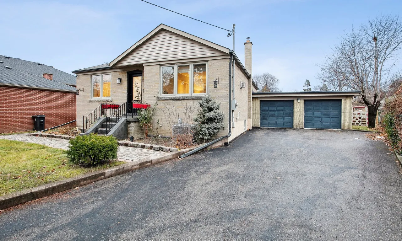 19 Vinci Cres, Toronto, ON M3H 2Y6