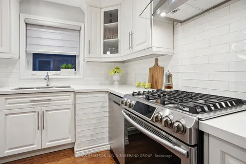 19 Vinci Cres, Toronto, ON M3H 2Y6