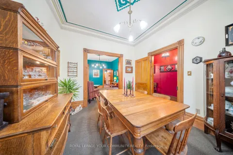 27 Sackville St, Toronto, ON M5E 3E1