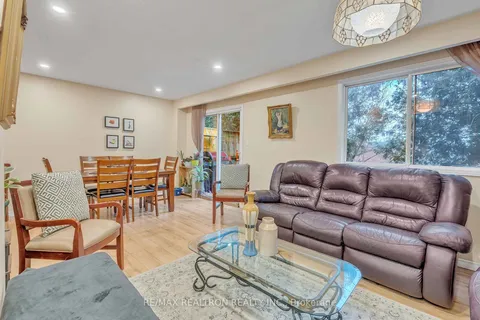 111 Robert Hicks Dr, Toronto, ON M2R 3R2