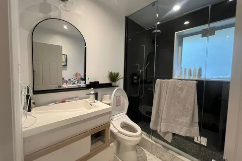 19 Brookwood Crt, Toronto, ON M3C 1C1