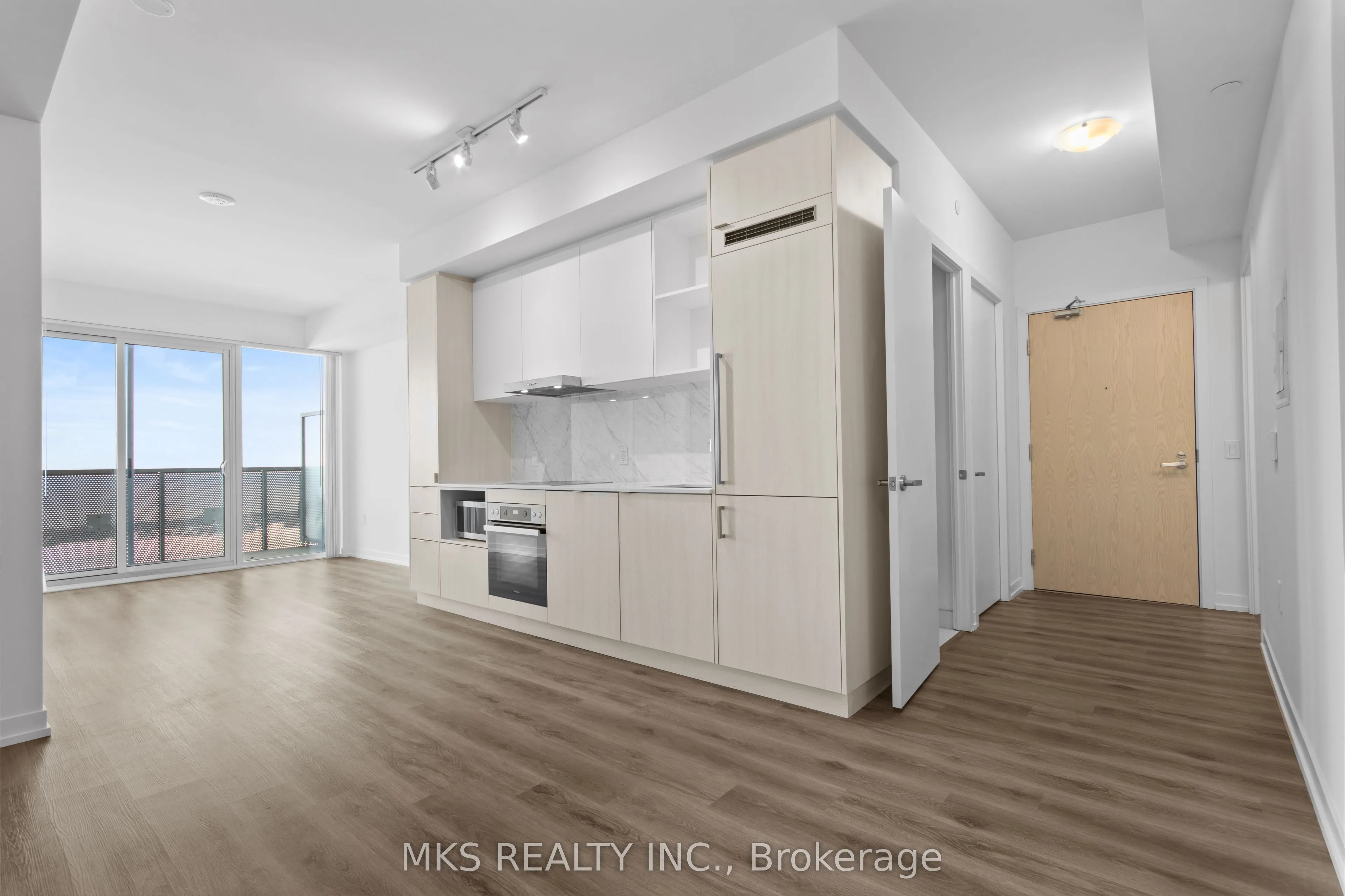 138 Downes Street, Toronto, ON M5E 0E4
