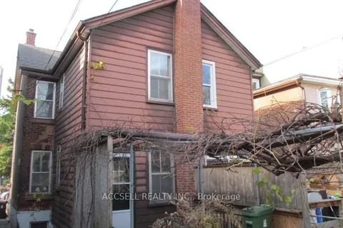 723 Manning Ave, Toronto, ON M6G 2W5