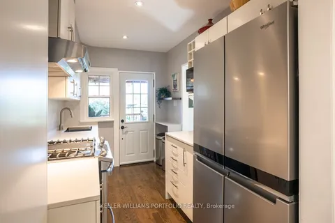 73 Hanna Rd, Toronto, ON M4G 3N2