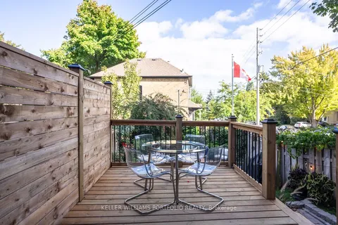 73 Hanna Rd, Toronto, ON M4G 3N2