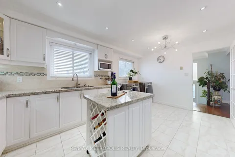 46 Bowhill Cres, Toronto, ON M2J 3S2