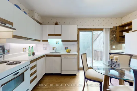 67 Berwick Ave, Toronto, ON M5P 1G9