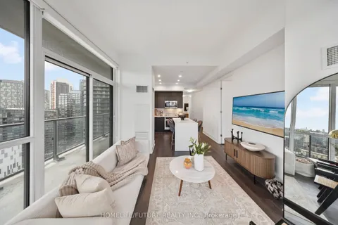 38 Iannuzzi Street, Toronto, ON M5V 0S2