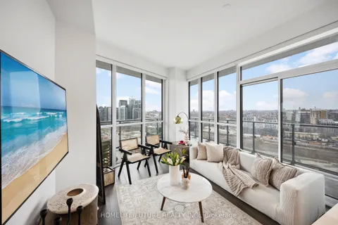 38 Iannuzzi Street, Toronto, ON M5V 0S2
