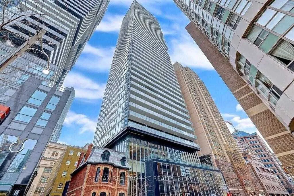 15 Grenville Street, Toronto, ON M4Y 1A1