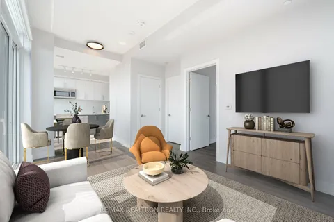 2525 Bathurst Street, Toronto, ON M6B 2Y9