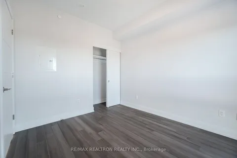 2525 Bathurst Street, Toronto, ON M6B 2Y9