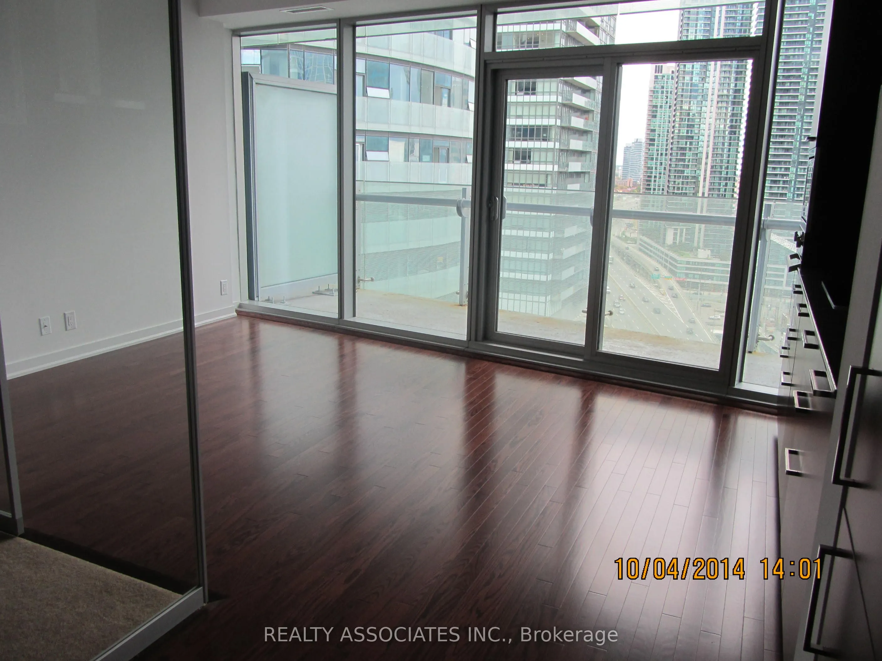 12 York Street, Toronto, ON M5J 0B1