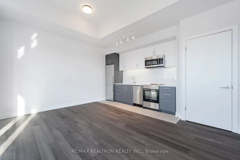 2525 Bathurst Street, Toronto, ON M6B 2Y9
