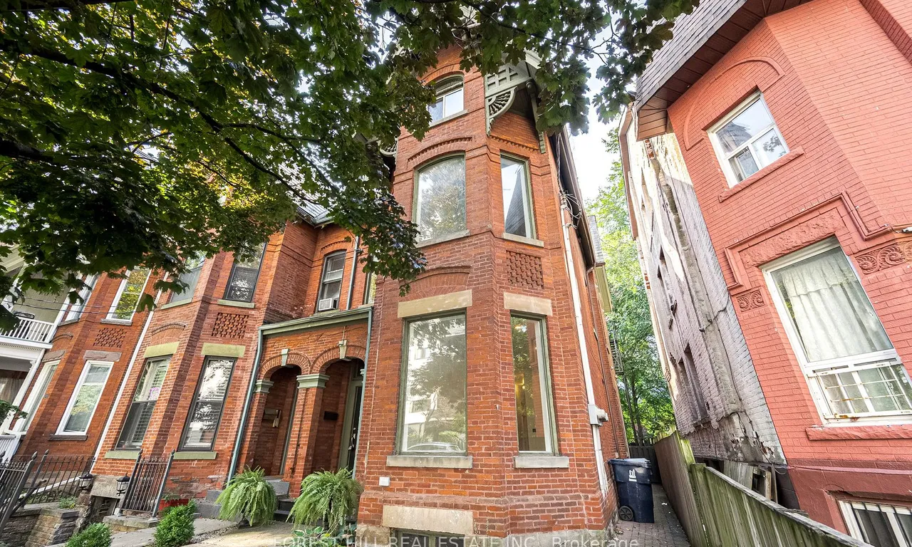 103 Gloucester St, Toronto, ON M4Y 1M2