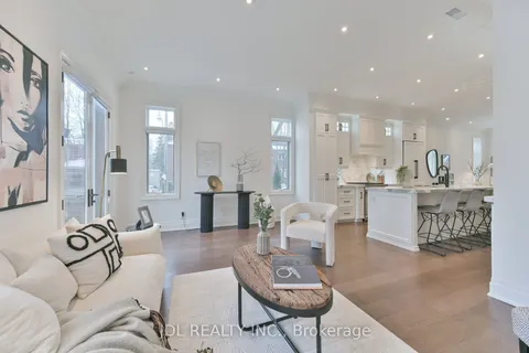 1 Le May Rd, Toronto, ON M4S 2X2