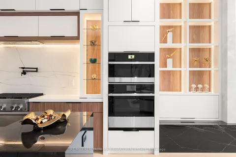 153 B Parkview Ave, Toronto, ON M2N 3Y6