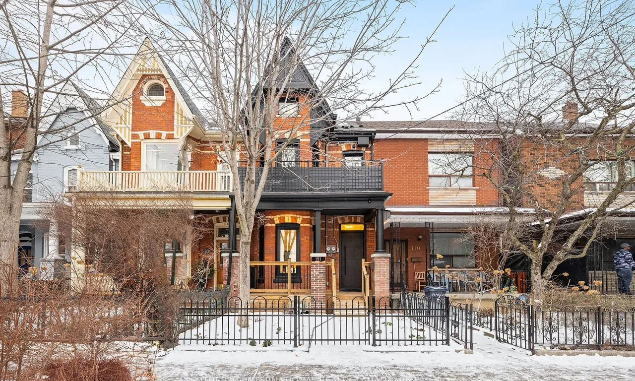 121 Major St, Toronto, ON M5S 2K9