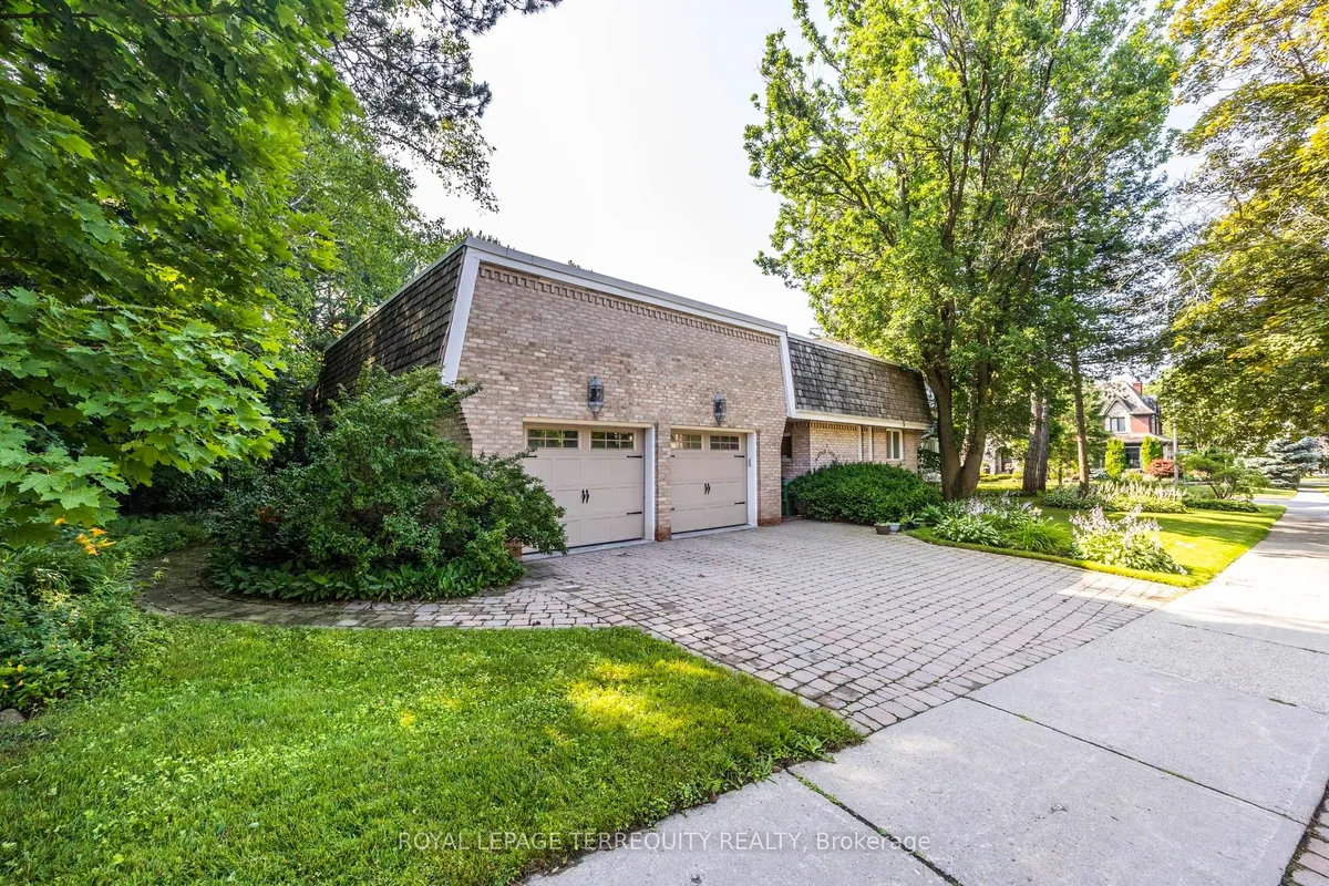 2 Chieftain Crescent, ON M2L 2H4