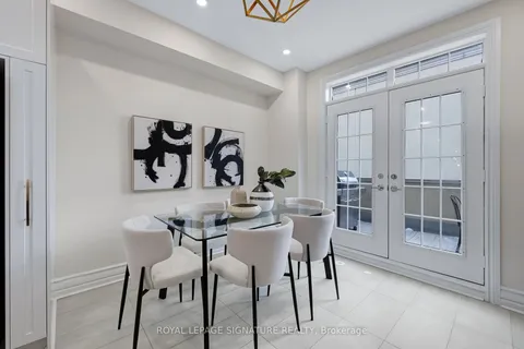 949 Queen St, Toronto, ON M6J 1J7