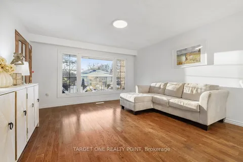 205 Pineway Blvd, Toronto, ON M2H 1B4