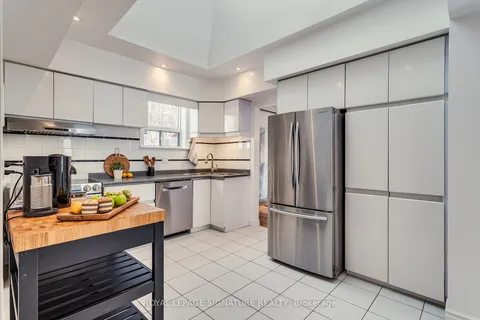 72 De Quincy Blvd, Toronto, ON M3H 1Y7