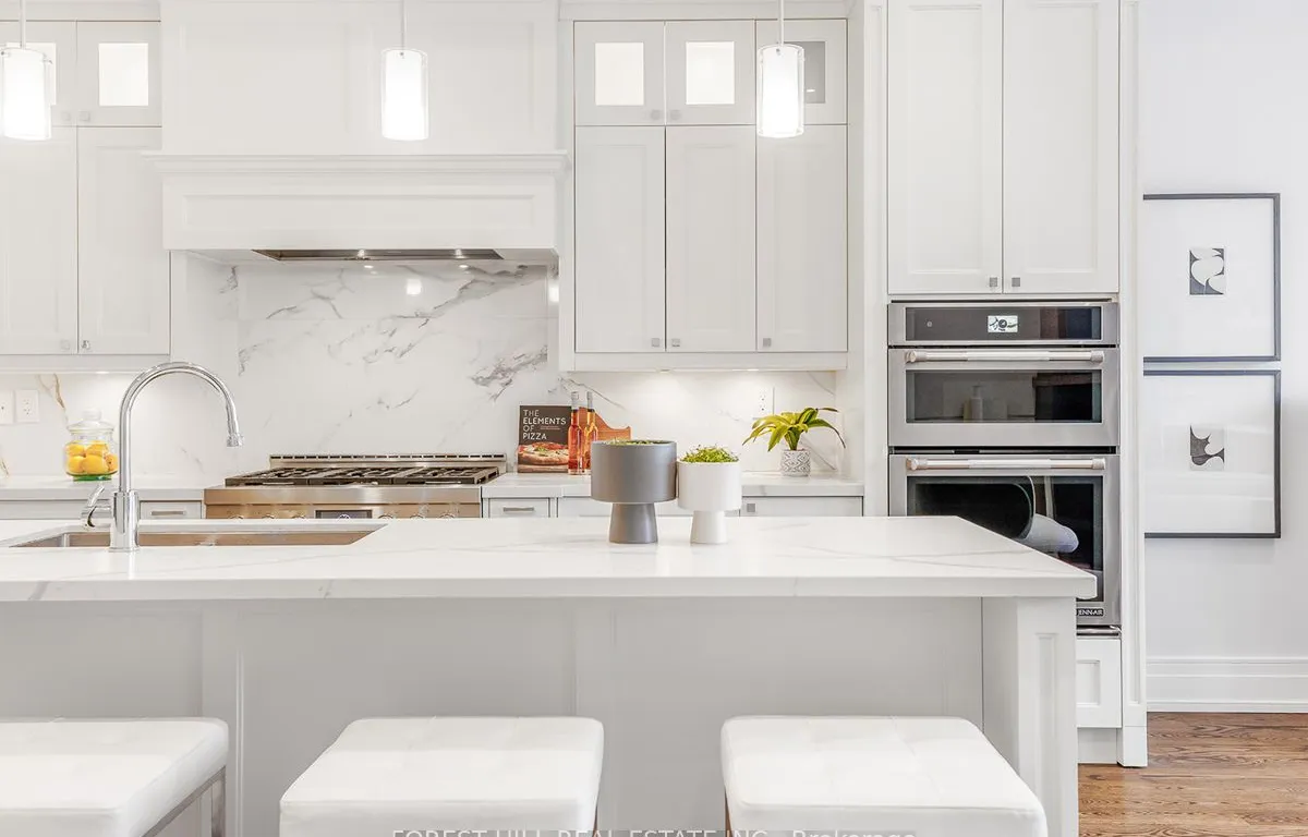 136 Church Ave, Toronto, ON M2N 4G2