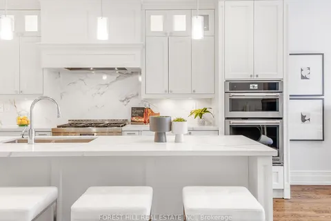 136 Church Ave, Toronto, ON M2N 4G2