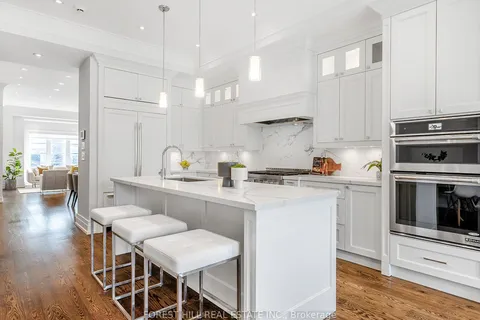 136 Church Ave, Toronto, ON M2N 4G2