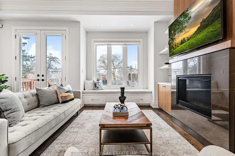 136 Church Ave, Toronto, ON M2N 4G2