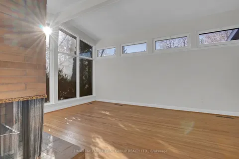 20 Deepwood Cres, Toronto, ON M3C 1N8