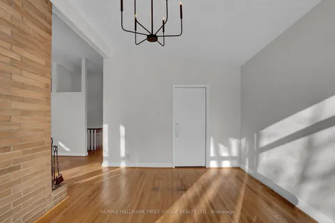 20 Deepwood Cres, Toronto, ON M3C 1N8