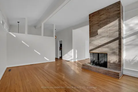 20 Deepwood Cres, Toronto, ON M3C 1N8