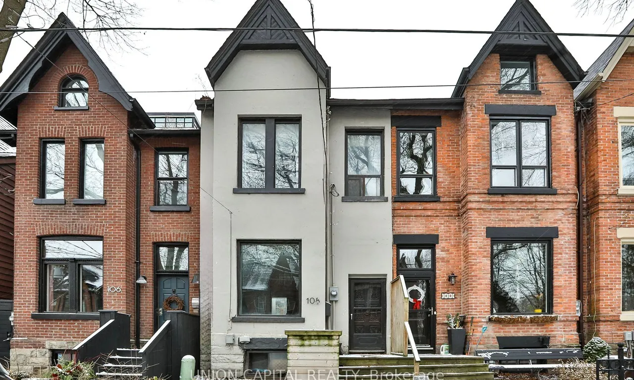Att/Row/Twnhouse 3 bedroom 1 bathroom at 108 Sumach St in Toronto - MLS# C11939478