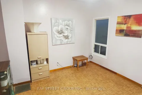 8 Dublin St, Toronto, ON M6H 1J3