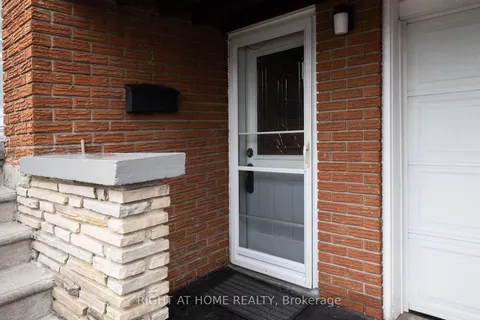 254 Apache Tr, Toronto, ON M2H 2W4