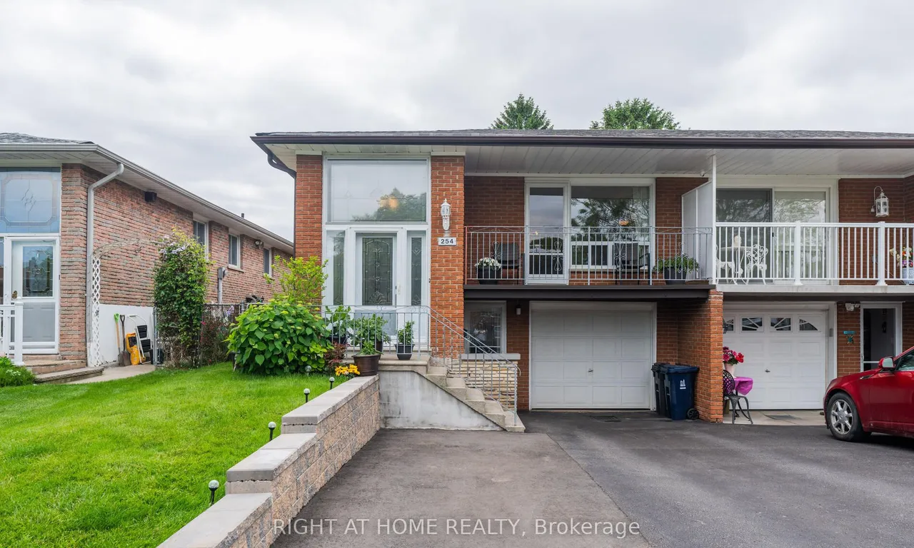 254 Apache Tr, Toronto, ON M2H 2W4