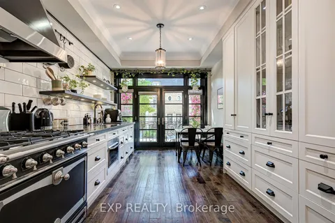 13 Balmoral Ave, Toronto, ON M4V 1J5