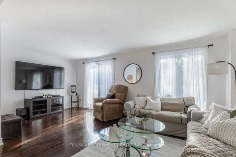 83 Robert Hicks Dr, Toronto, ON M2R 3R2