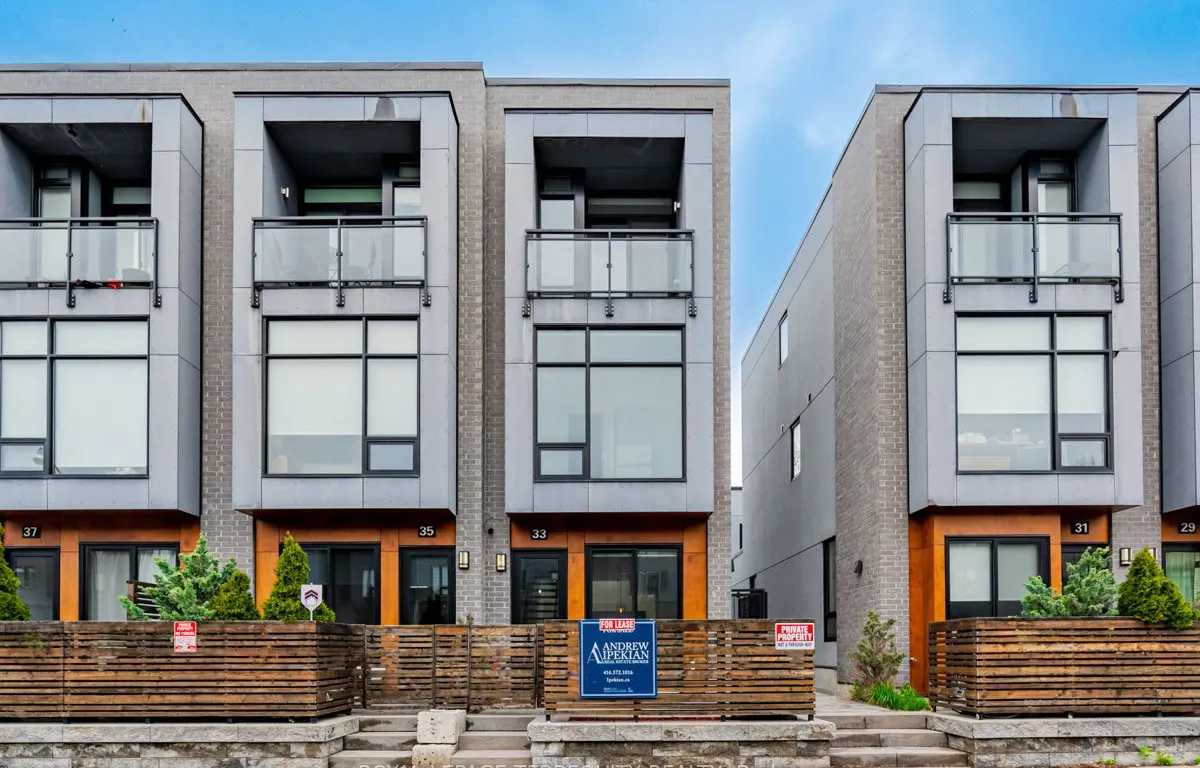 Att/Row/Twnhouse 3 bedroom 3 bathroom at 33 Achtman Lane in Toronto - MLS# C11946959