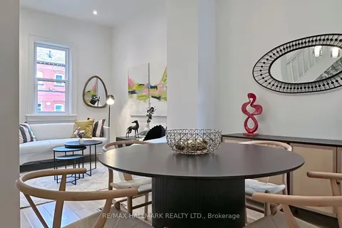 20 Glasgow St, Toronto, ON M5T 2B9