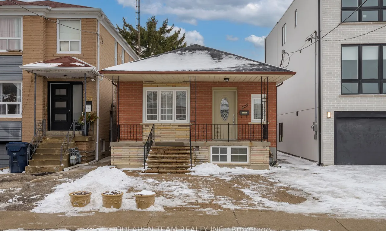 225 Robina Ave, Toronto, ON M6C 3Y9