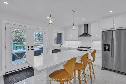 86 Castlefield Ave, Toronto, ON M4R 1G4